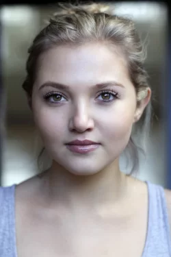 Mia McKenna-Bruce